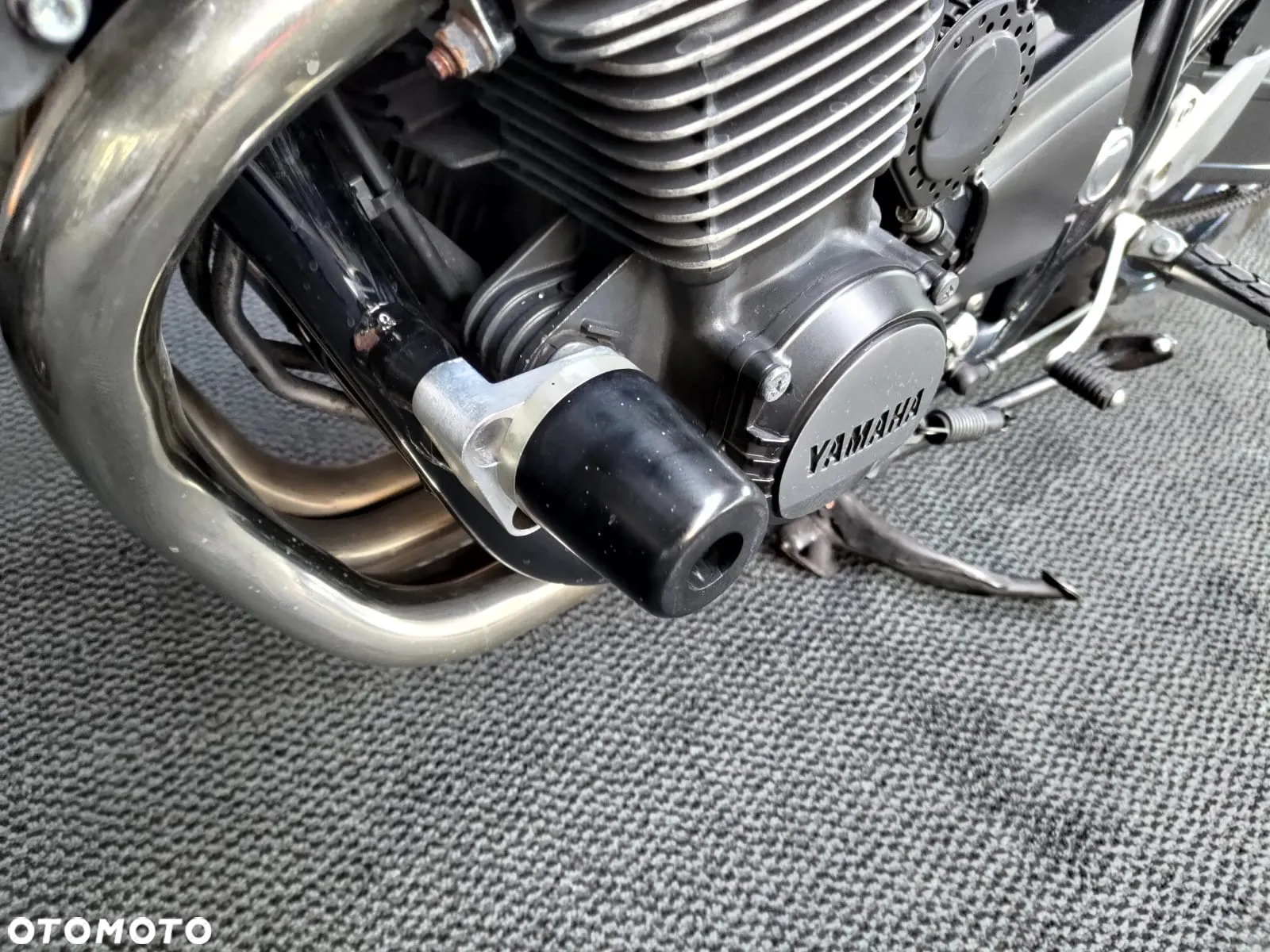 Yamaha XJR - 21