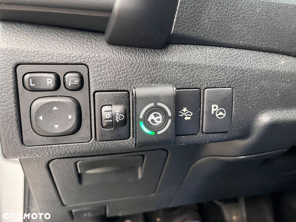 Toyota Auris 1.6 Prestige - 12