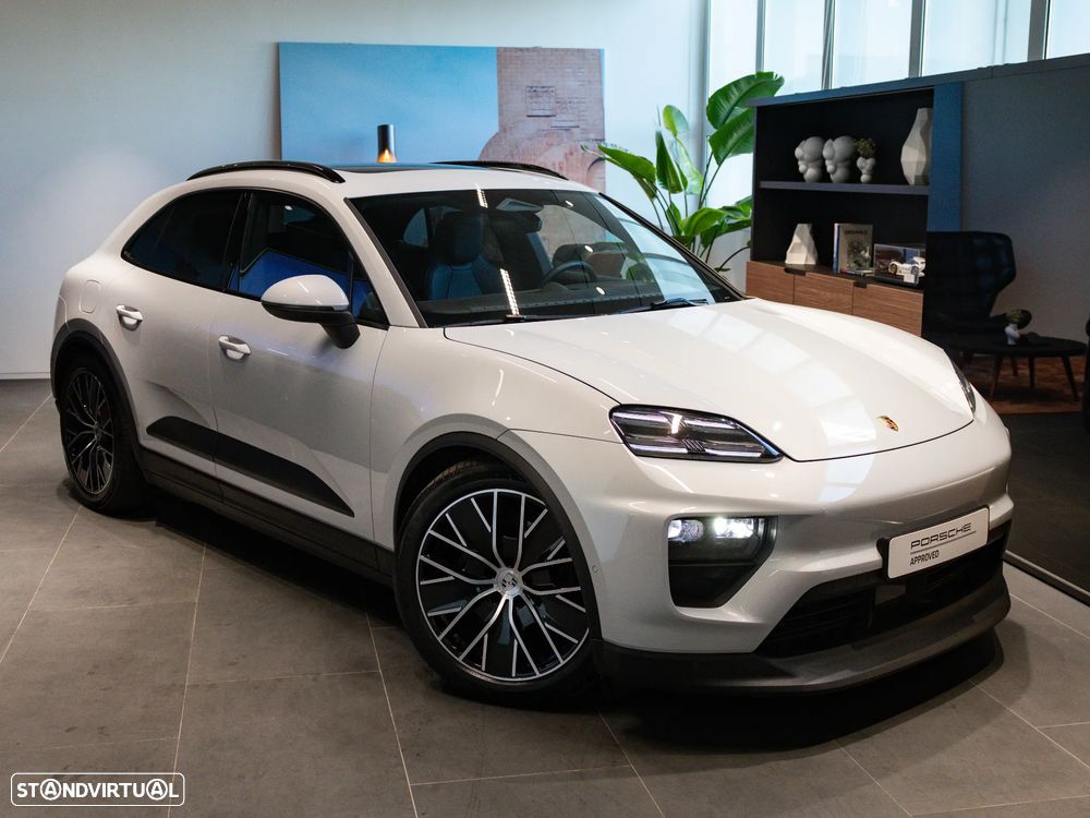 Porsche Macan Electric 4 - 7