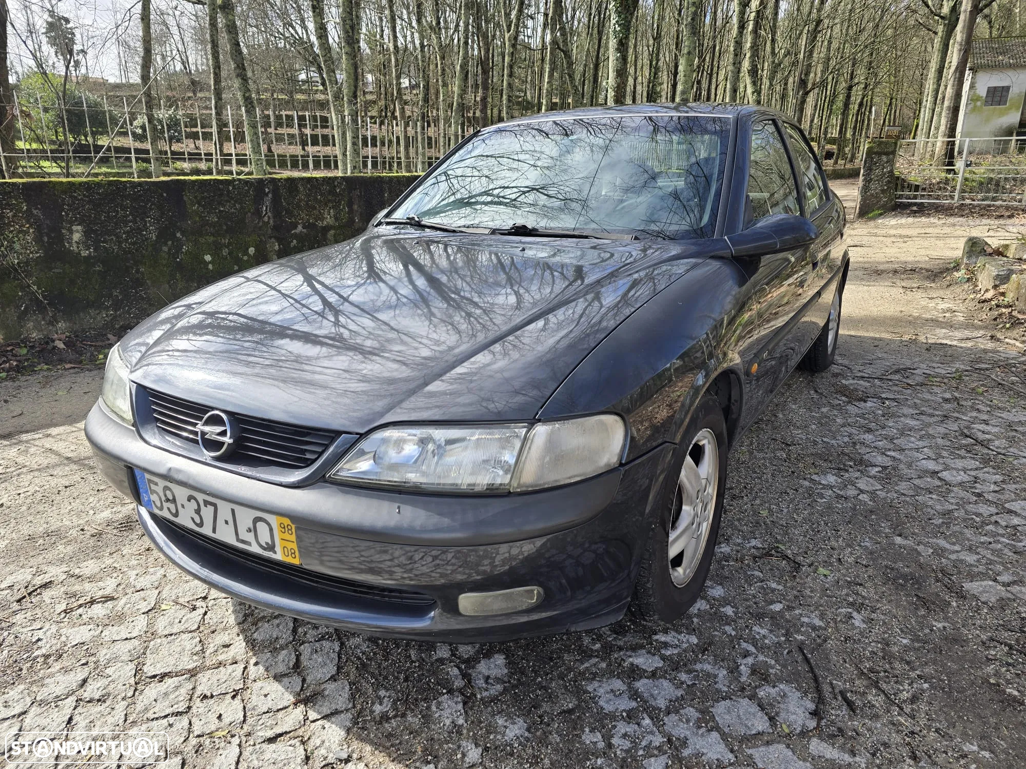 Opel Vectra 2.0i Sport - 2