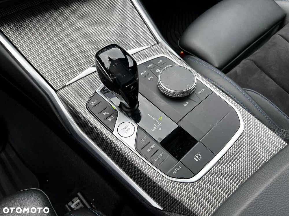 BMW Seria 3 330e M Sport - 19