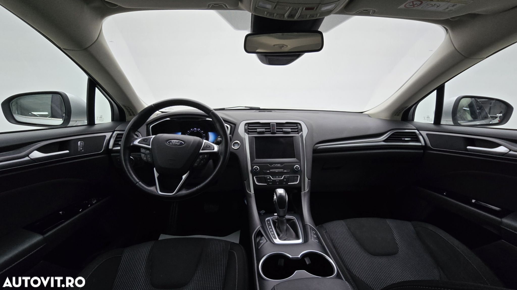 Ford Mondeo 2.0 HEV Trend - 14