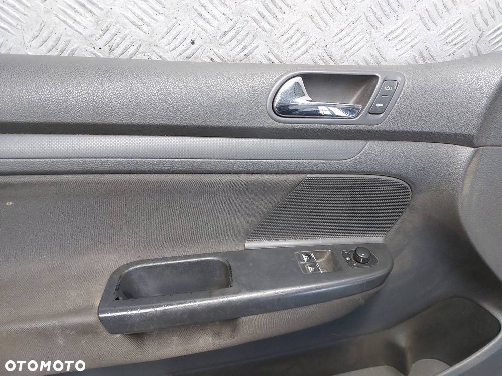 BOCZEK DRZWI LEWY PRZÓD VOLKSWAGEN GOLF V HB 3D 1K3867011 ID: 237485 - 2