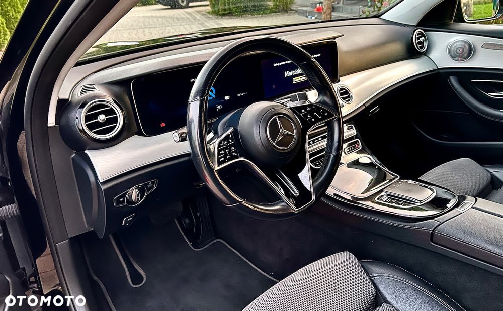 Mercedes-Benz Klasa E 220 d 4Matic 9G-TRONIC Avantgarde - 25