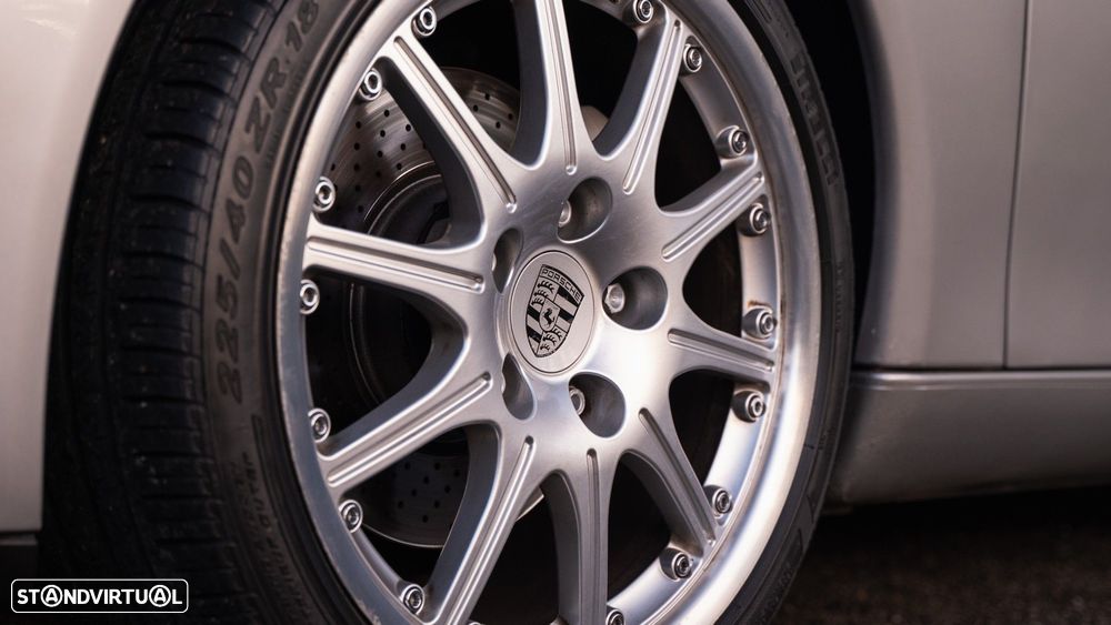 Porsche 911 (996) Carrera 4 Coupé - 16