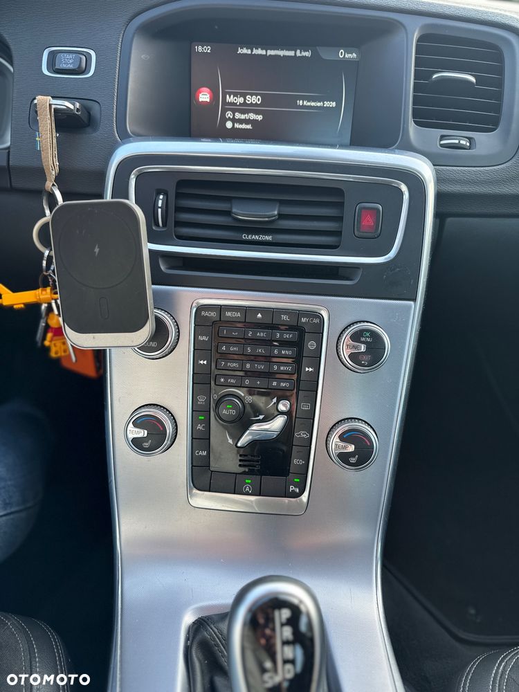 Volvo S60 D4 Drive-E Momentum - 19