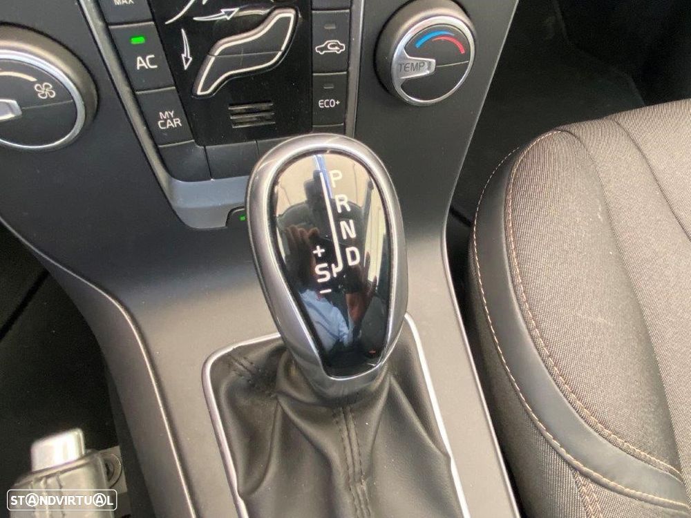 Volvo V40 Cross Country 1.5 T3 Plus Geartronic - 12