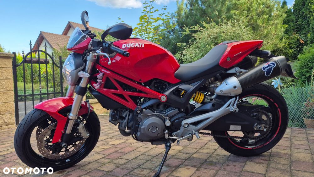 Ducati 696 - 1