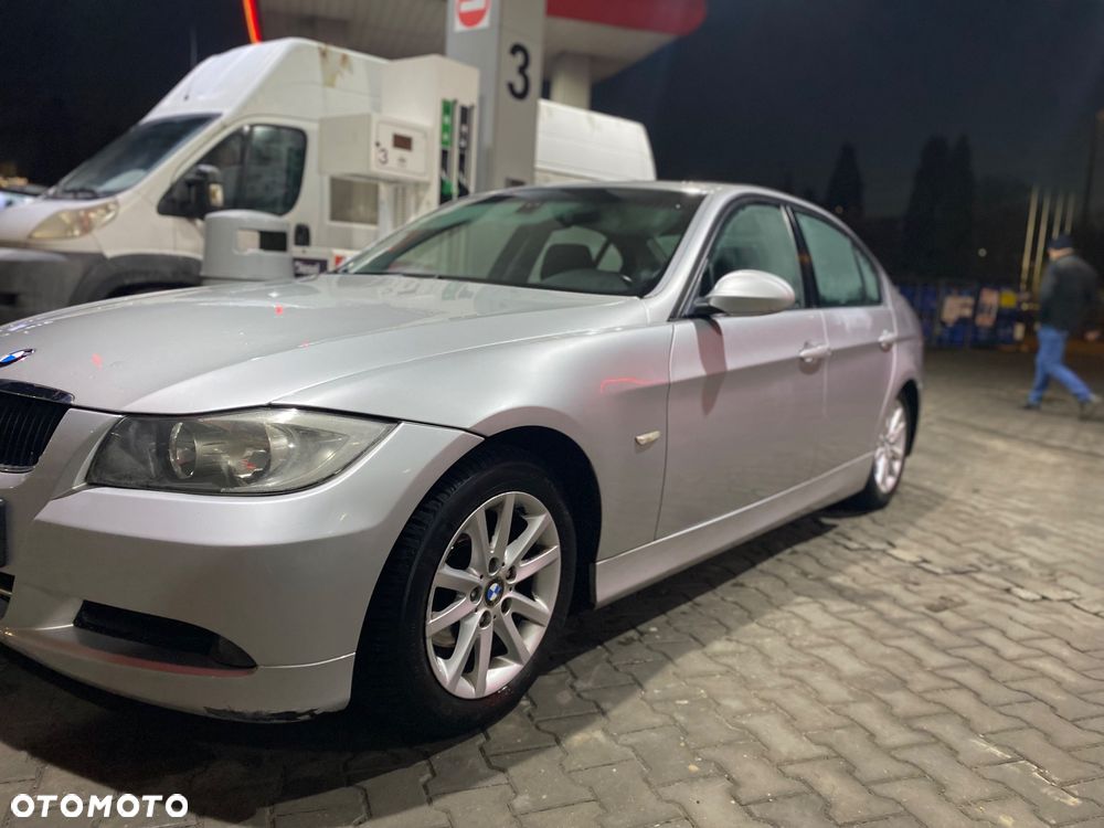 BMW Seria 3 318i - 8