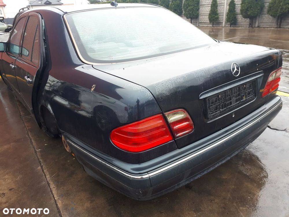 MERCEDES E KLASA W210 LIFT 2.7 CDI RADIO NAWIGACJA ORYGINALNE - 16