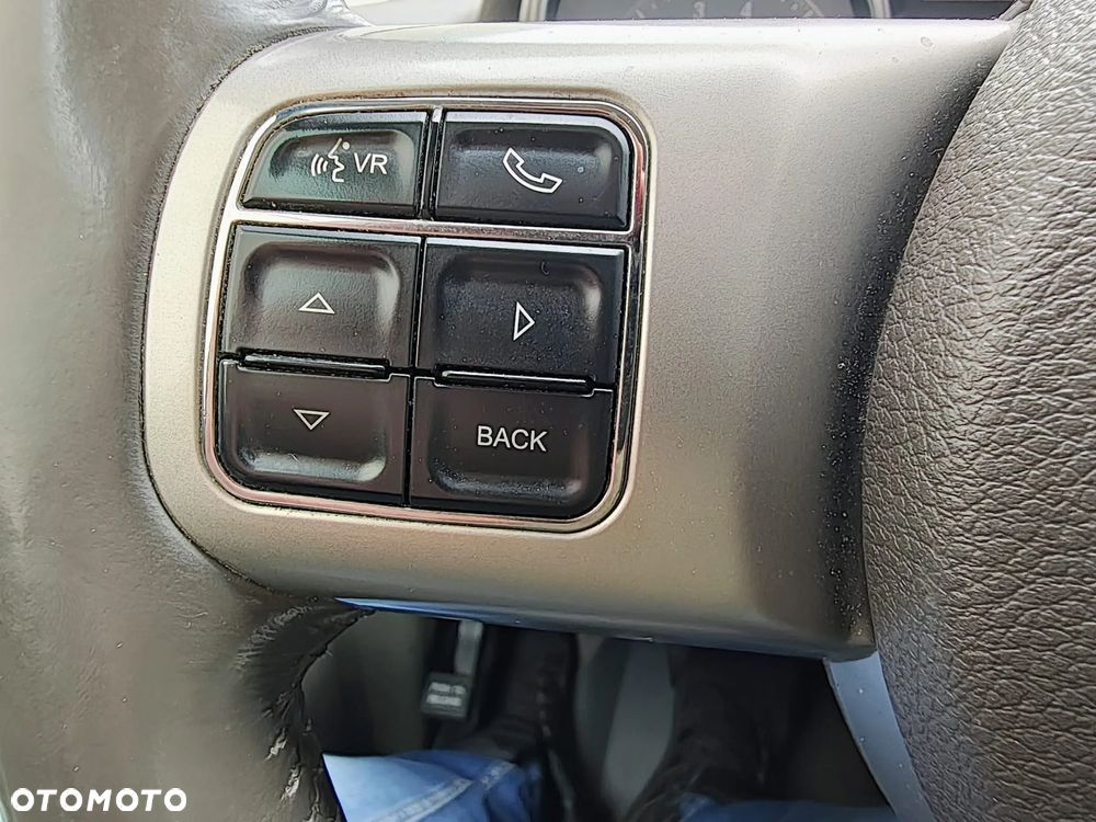 Jeep Grand Cherokee - 11