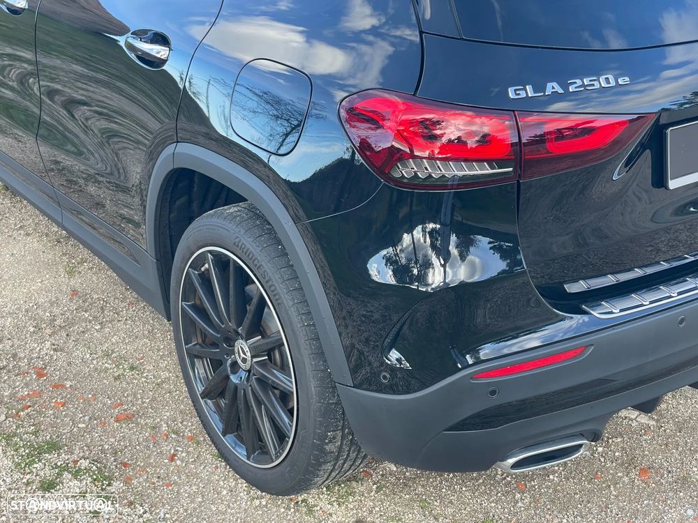 Mercedes-Benz GLA 250 e 8G-DCT AMG Line - 24