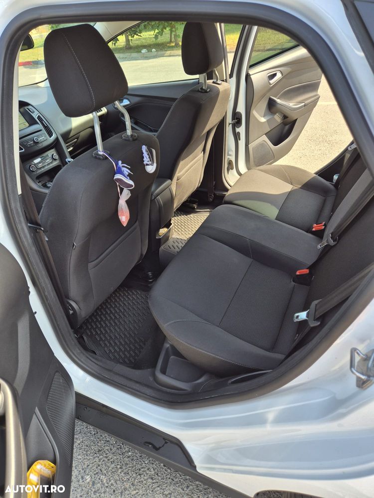 Ford Focus 1.5 TDCi Trend - 13