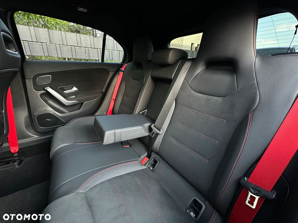 Mercedes-Benz Klasa A 35 AMG 4-Matic 8G-DCT - 23
