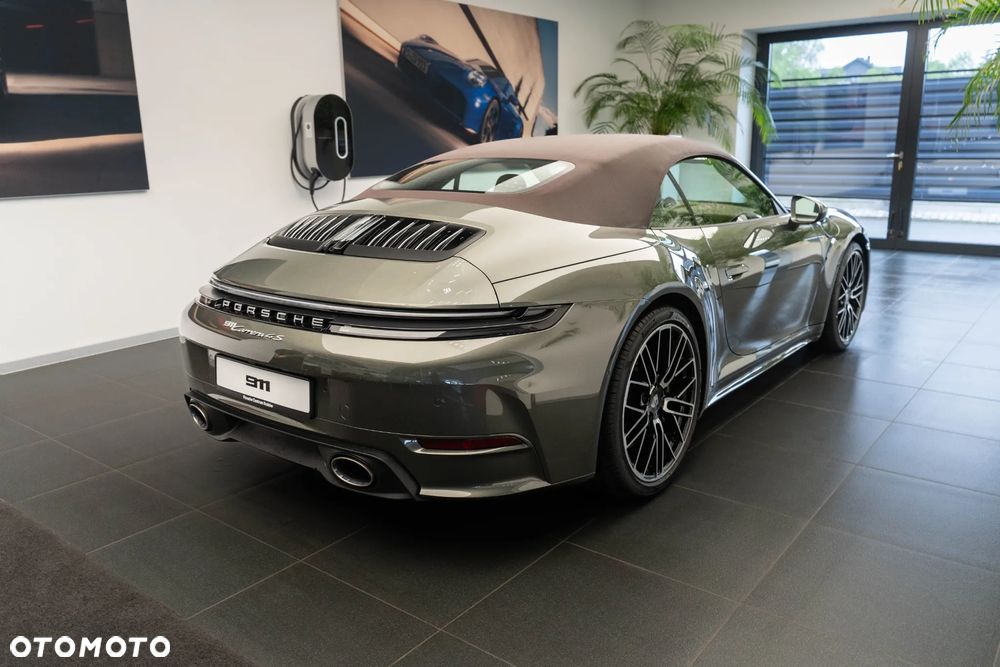Porsche 911 Carrera 4S - 4