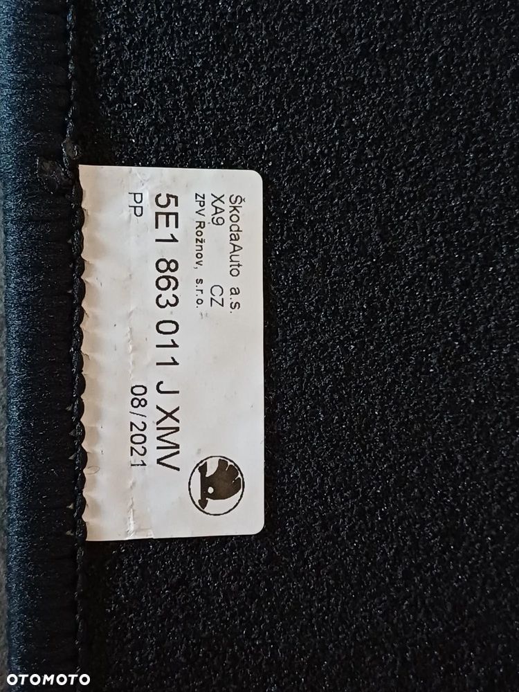 NR 573 Nowe oryginalne dywaniki welurowe do Skoda Octavia III komplet - 6