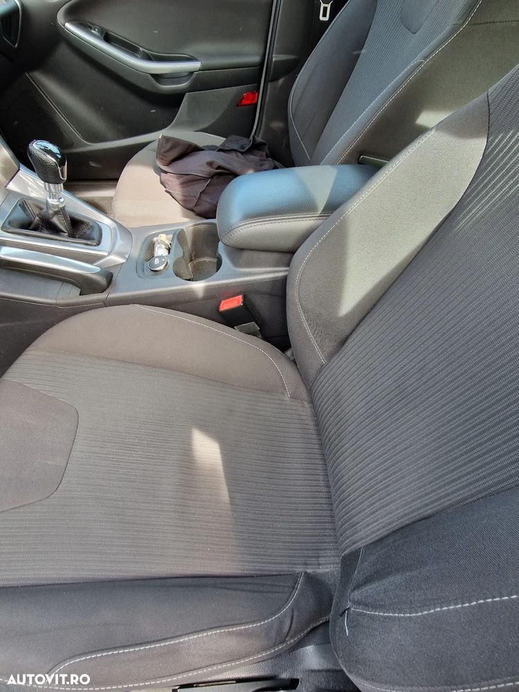 Ford Focus 1.6 TDCi DPF Start-Stopp-System Ambiente - 6