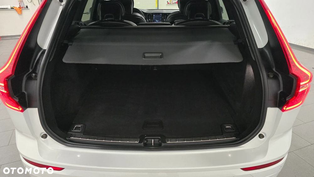 Volvo XC 60 D4 AWD Geartronic RDesign - 9
