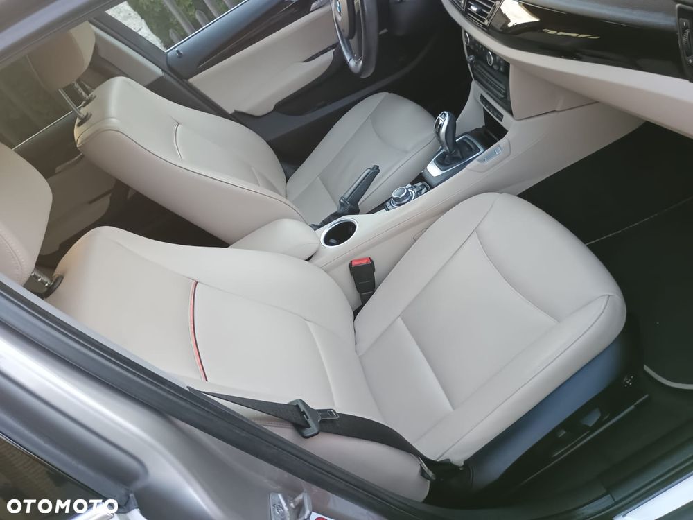 BMW X1 xDrive20i Sport Line - 7