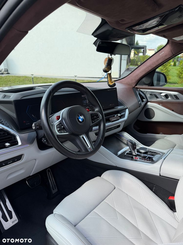 BMW XM - 7