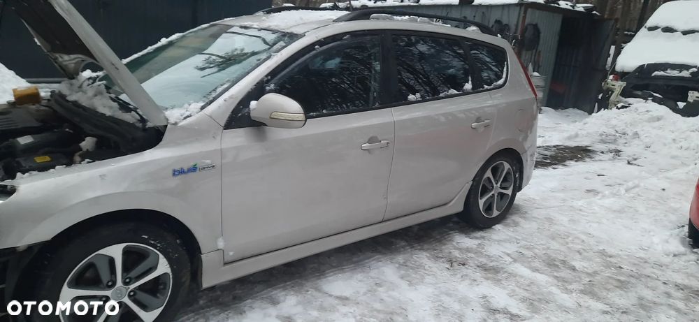 Hyundai I30 CW Kombi Lakier QU Silnik 1.6 crdi D4FB - 1