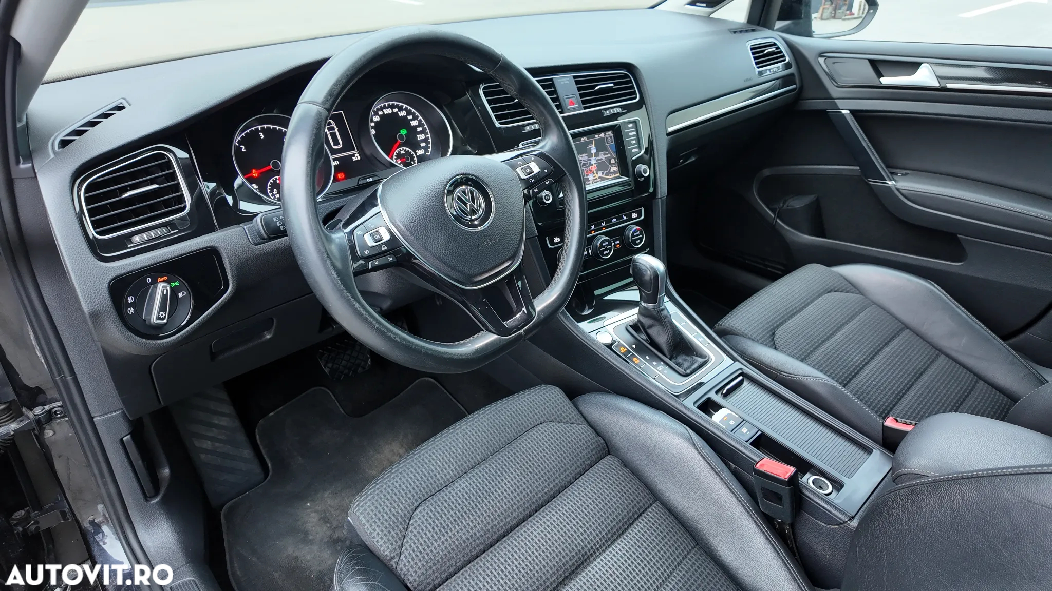 Volkswagen Golf 2.0 BlueTDI DSG Highline - 7