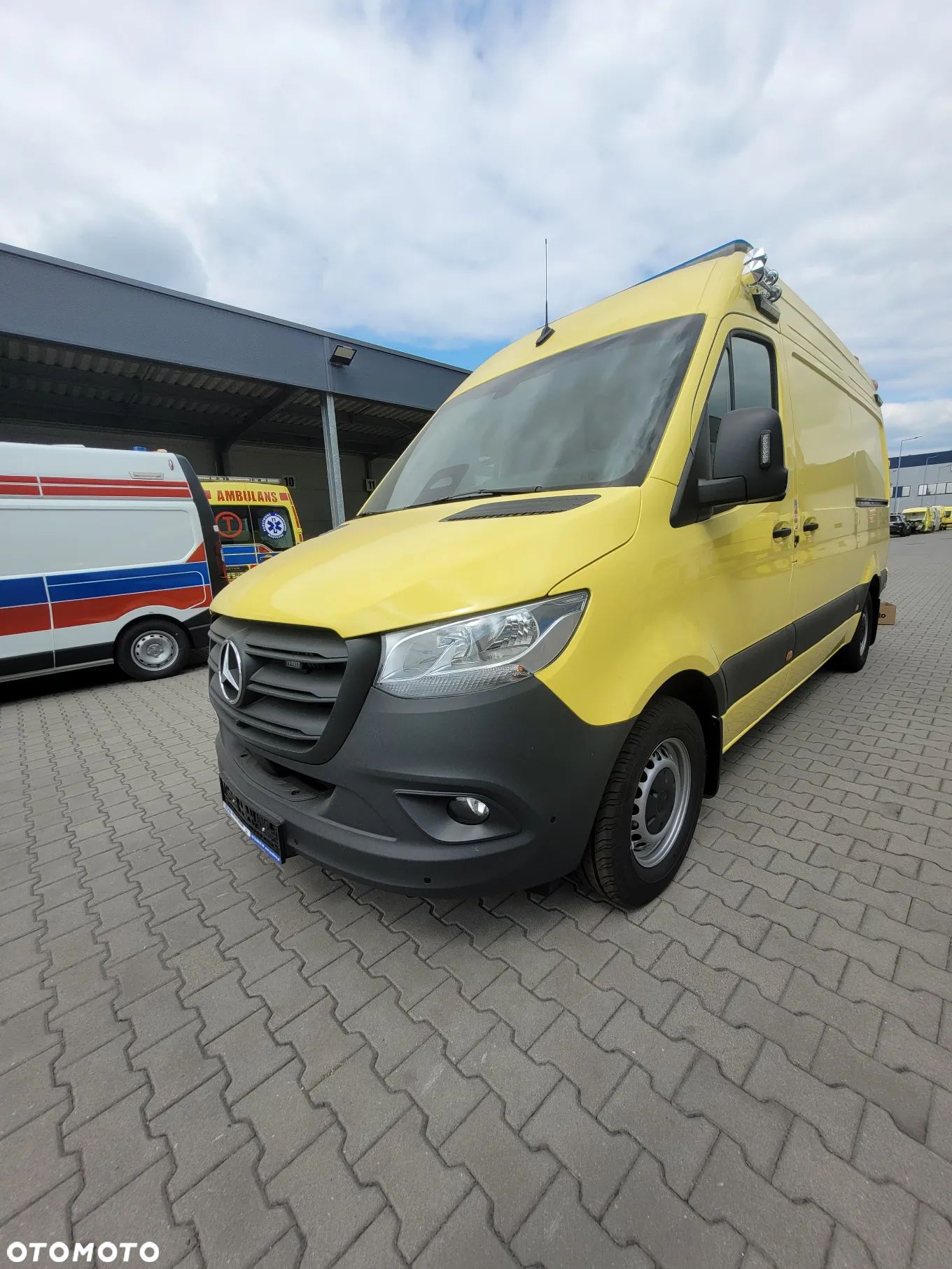 Mercedes-Benz Sprinter - 1