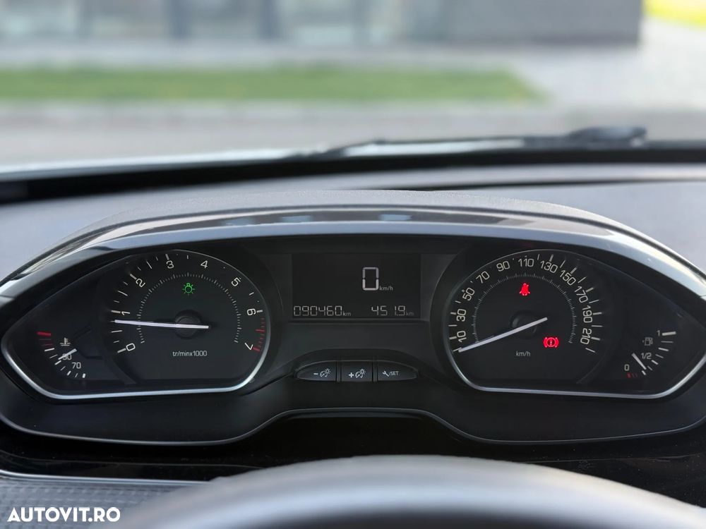 Peugeot 2008 PureTech 82 Active - 10