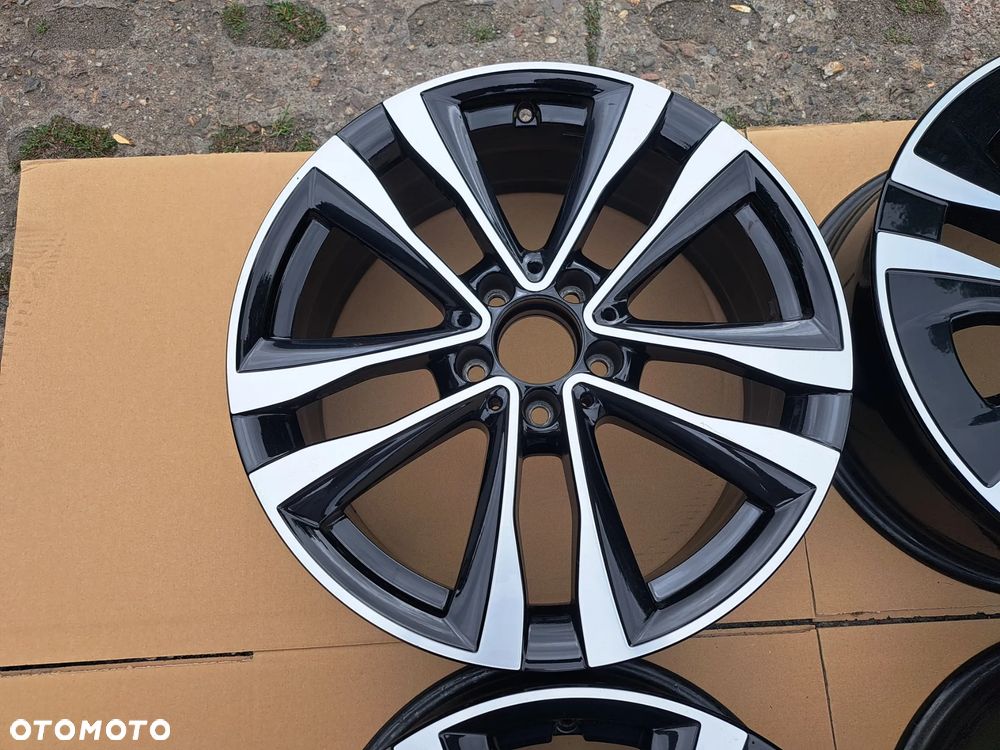 Oryg. Mercedes A-Klasa CLA 177 A177 A1774012700 7.5j 18 et49 - 4