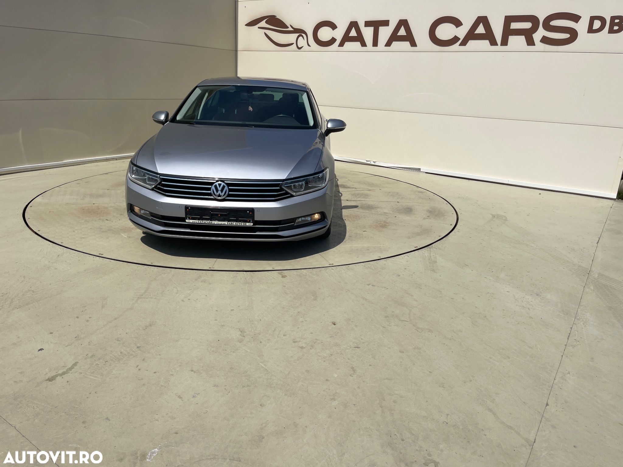 Volkswagen Passat - 2