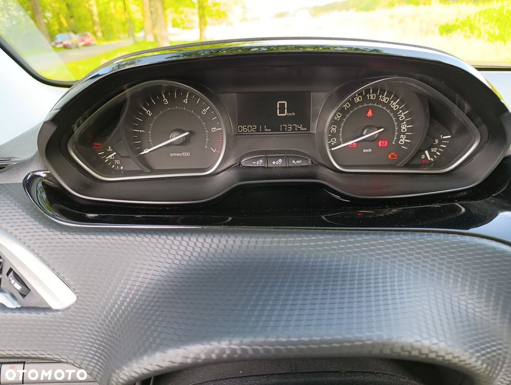 Peugeot 2008 - 13