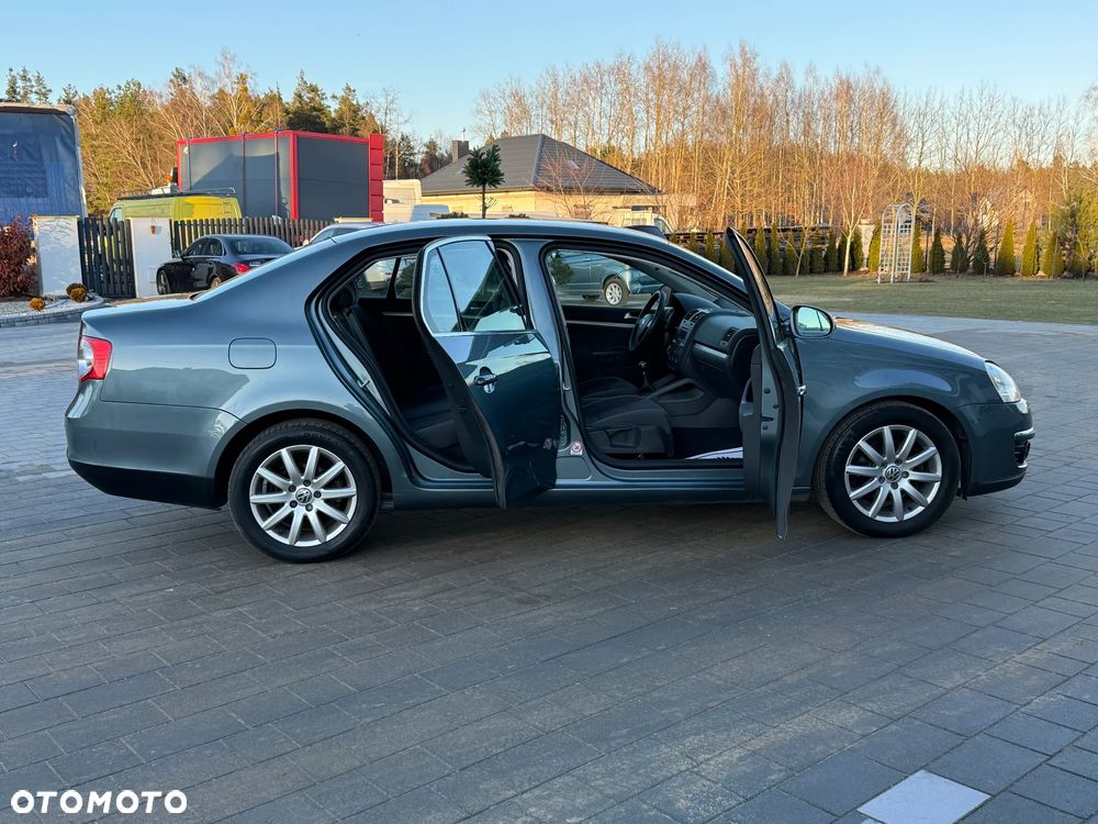 Volkswagen Jetta - 15