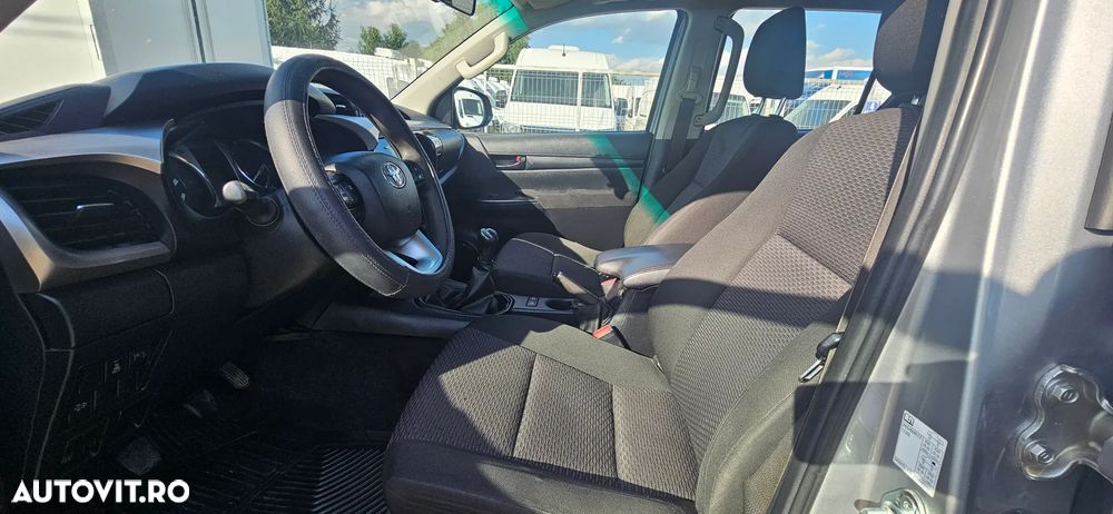 Toyota Hilux 4x4 Double Cab M/T Comfort - 8