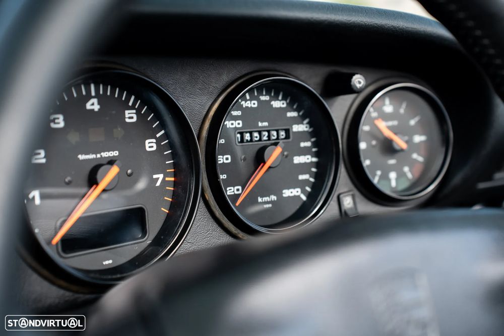 Porsche 911 (993) Cabriolet 3.6 Carrera 4 - 29