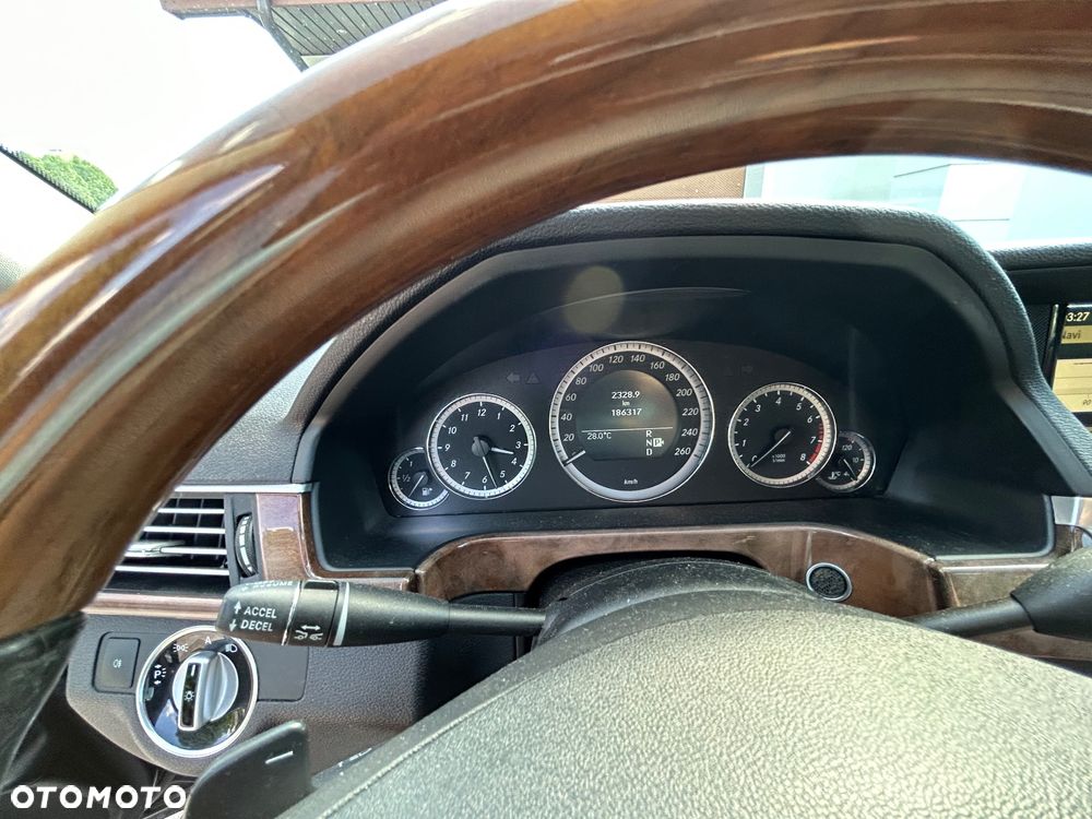 Mercedes-Benz Klasa E 500 4Matic 7G-TRONIC Elegance - 2