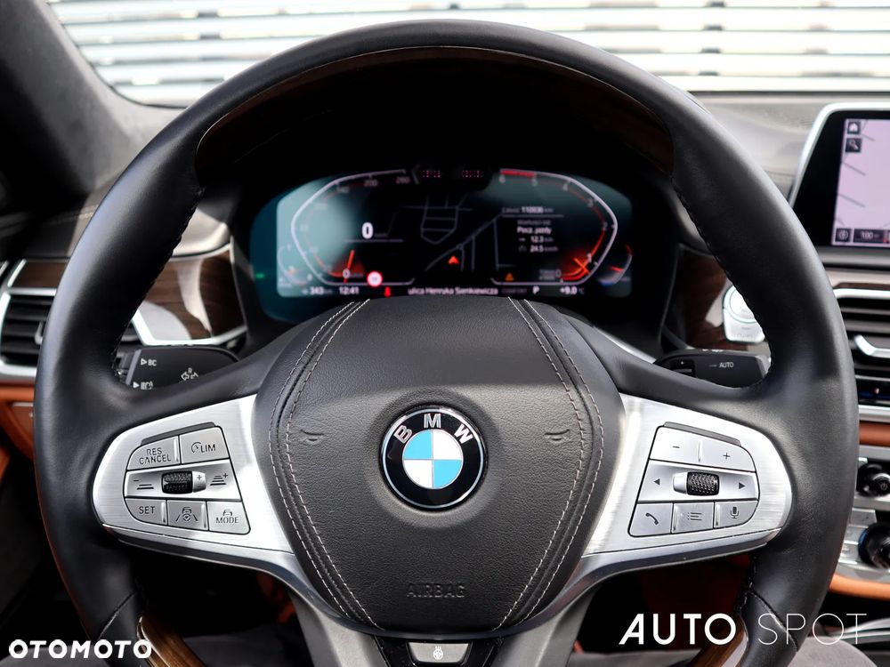 BMW Seria 7 740Ld xDrive sport - 19