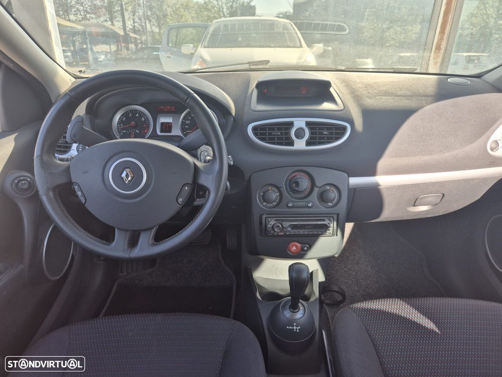 Renault Clio 1.2 16V Dynamique Luxe QS - 12