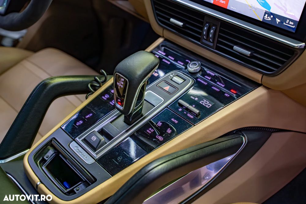 Porsche Cayenne Turbo - 19