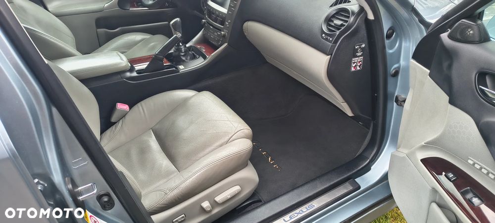 Lexus IS 220d DPNR Luxury Line - 11