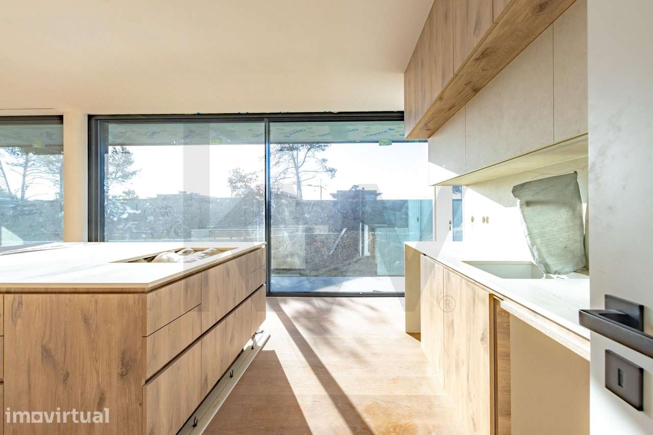Moradia nova, luxo contemporâneo em Cascais, Birre, junto a campos de - Grande imagem: 5/34