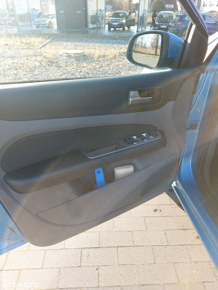 Ford Focus 1.6 16V Titanium - 17