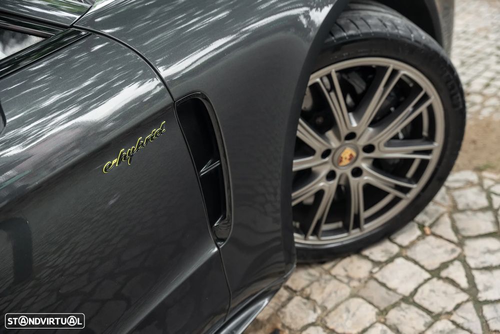 Porsche Panamera Sport Turismo Turbo S E-Hybrid - 37