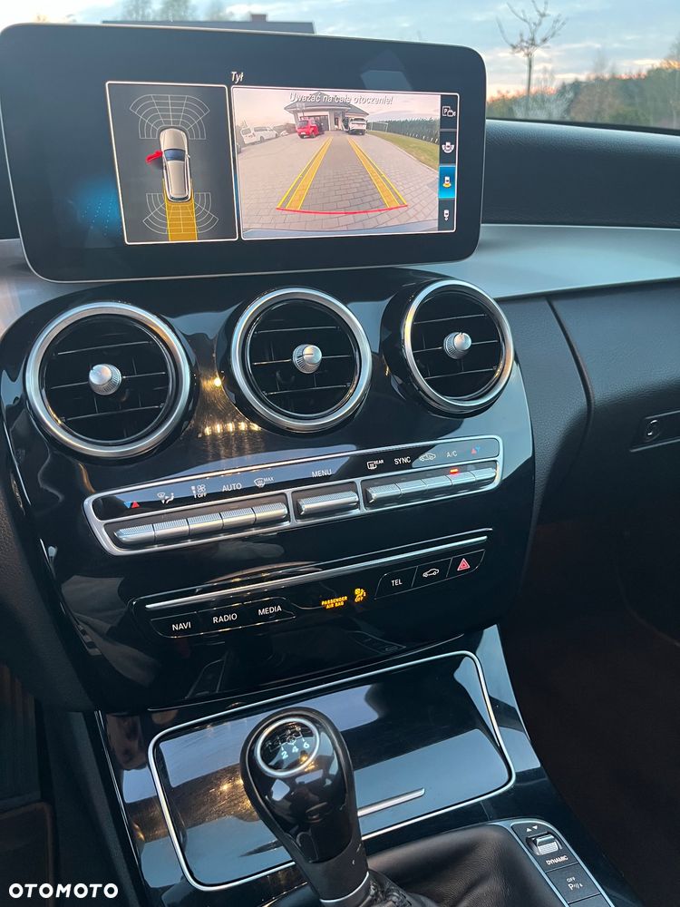 Mercedes-Benz Klasa C 180 d Exclusive - 25