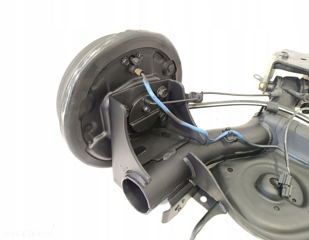 BELKA OŚ TYLNA ZAWIESZENIA ABS NISSAN JUKE I F15 2010-2019 KPL - 2