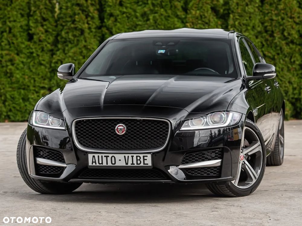 Jaguar XF P250 R-Dynamic BLACK - 5