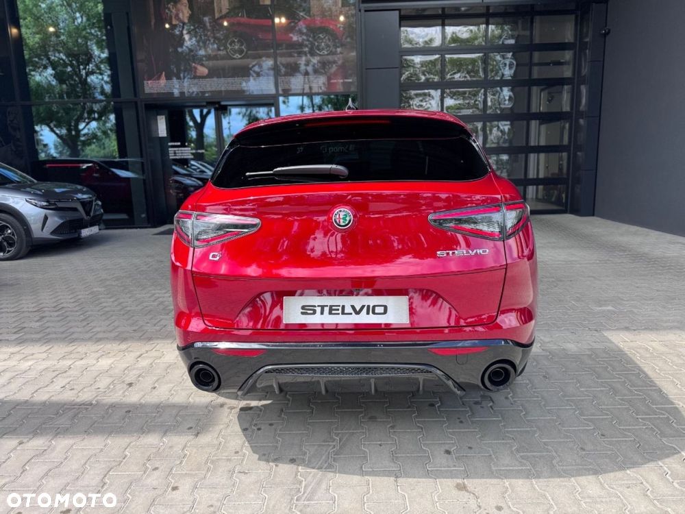 Alfa Romeo Stelvio - 10