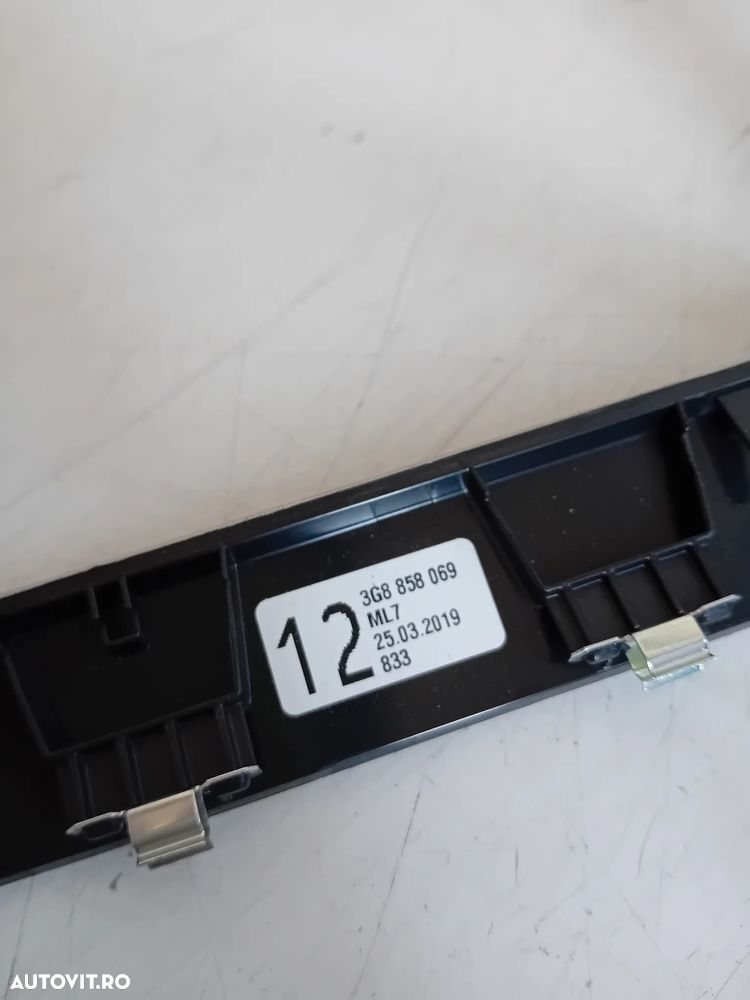 Rama Ornament Trim Navigatie Climatronic Vw Passat B8 AN 2014-2020 Motor DFG Cutie Automata UAX - 6