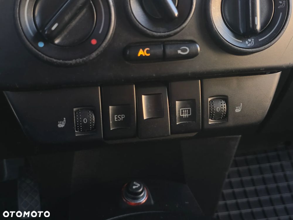 Volkswagen New Beetle - 17