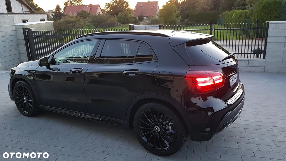 Mercedes-Benz GLA 180 7G-DCT AMG Line - 40