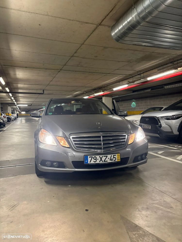 Mercedes-Benz E 220 CDI DPF BlueEFFICIENCY Auto - 1